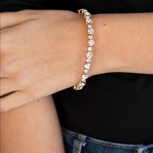 Photo Op - Gold - Picture 2 of 2